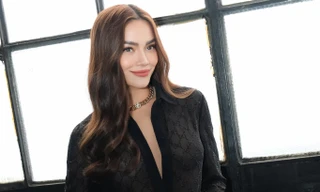 Hồ Ngọc Hà 'gây bão' cõi mạng khi diện váy xuyên thấu khoe triệt để đường cong quyến rũ tại trời Âu