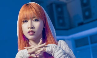 'Tân binh' V-pop Haley khuấy động sân khấu đầu tiên trong sự nghiệp, được sinh viên cổ vũ nhiệt tình