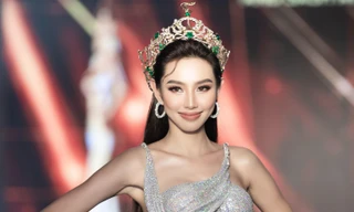 Đang yên lành, Hoa hậu Thùy Tiên phải mời luật sư làm việc vì điều này