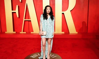 Ngôi sao gốc Á đình đám nhất nhì Hollywood diện đầm Công Trí, khán giả bàn tán rôm rả