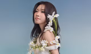 Cựu Á khoa trường ĐH Ngân hàng TP. HCM vừa 'debut' có ngay 'bản hit', tung luôn album đậm chất 'chữa lành'