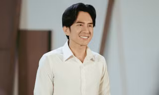 ‘Nam ca sĩ được mệnh danh người đàn ông không tuổi’ của làng nhạc Việt xuất hiện với dáng vẻ mới khiến V-net ngỡ ngàng 