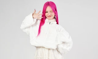 Giọng ca gen Z Cầm xuất hiện gây tranh cãi với gu thời trang 'lạ', dân tình ‘réo tên’ Duy Mạnh