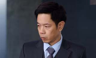 Dân mạng choáng ngợp trước tạo hình khác lạ của ‘ông hoàng phòng vé’ Thái Hòa