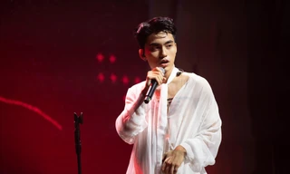 Em trai Sơn Tùng M-TP ra mắt, dân tình ‘săm soi’ và so sánh dữ dội