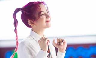 Sau ồn ào mặc đồ nhái, 'Búp bê DJ' Mie khiến netizen 'bán tính bán nghi' khi khoe giọng ca hát