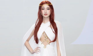 ‘Mỹ nhân vạn người mê’ Phương Nhi 'chặt chém' thảm đỏ, nhan sắc thăng hạng khi đổi style gợi cảm