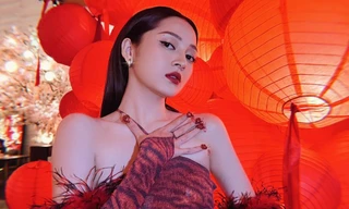 Tin đồn mang bầu chưa nguội, Bảo Anh lại gây ‘chấn động’ V-biz với ảnh 'khóa môi' bạn trai kém tuổi