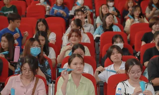 'Vắc xin tinh thần' giúp người trẻ vượt qua nỗi sợ ‘overthinking’ dưới góc nhìn tâm lý học