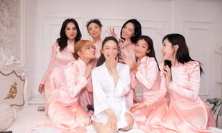 Cận cảnh lễ gia tiên ‘hot nhất showbiz Việt’: Từ cô dâu đến dàn phù dâu phù rể toàn ‘cực phẩm’