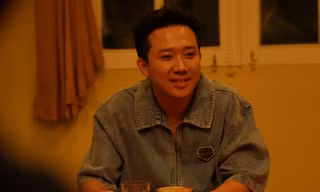 Vừa lập kỷ lục doanh thu mùa phim Tết, Trấn Thành 'tung hint' dự án mới, với cú 'quay xe' đầy bất ngờ