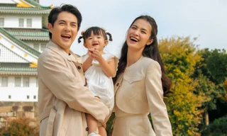 Vợ chồng Đông Nhi và Ông Cao Thắng kỷ niệm 14 bên nhau nhưng Vnet lại chú ý 'nhân vật quyền lực' này