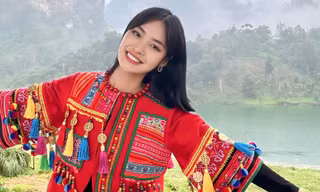 Hoa hậu Nông Thúy Hằng mang Tết sớm đến với người dân vùng cao, xúc động vì điều đặc biệt này