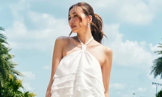 Thanh Hằng diện trang phục 'bất chấp' tin đồn mang bầu, khoe nhan sắc 'lão hóa ngược'