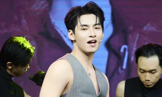 'Mỹ nam' Hùng Huỳnh của 'Anh trai say hi' tỏa sáng với chiếc 'visual' cuốn hút cùng màn khoe giọng 'đỉnh chóp'