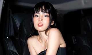 Khánh Vân khoe vai trần đầy gợi cảm, tiết lộ vai diễn có cảnh hôn nhiều nhất sự nghiệp