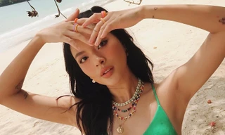 'Nữ hoàng lookbook' Tú Hảo ngày ấy và bây giờ khác lạ đến độ khiến netizen 'choáng'