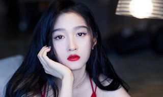 Quan Hiểu Đồng diện đầm đỏ xinh đẹp hút hồn đến mức khiến netizen Trung "dậy sóng"