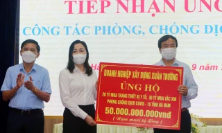 Ông Nguyễn Văn Trường trao 50 tỷ giúp Hà Nam mua vaccine COVID-19.
