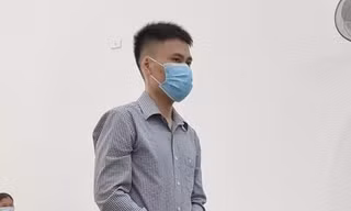 Nguyễn Văn Tùng tại toà. Ảnh: N.L