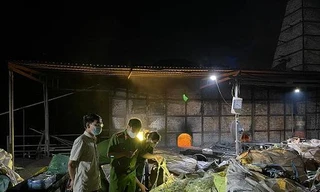 Hiện trường vụ đốt phế liệu điện tử trái phép. Ảnh: C.A