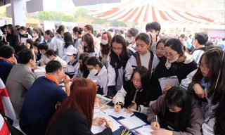 Thí sinh tham gia ngày hội tư vấn tuyển sinh trong hai ngày cuối tuần qua Ảnh: Diệp An 