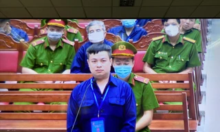 Bị cáo Phan Lê Hoài Anh trả lời HĐXX Ảnh: Tân Châu 