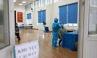 Các trường sẽ phải chi một lượng kinh phí lớn để mua que test nhanh. Ảnh: Như Ý 