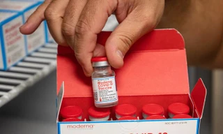 Mỗi lọ vắc-xin Moderna chứa 10 liềuẢnh: UC Davis 