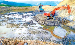 Một công trình tại Đắk Lắk đang thi công để kịp tiến độ