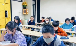 Học sinh tham dự thi tuyển lớp 6 vào một trường THCS tốp đầu năm nay