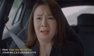 Dù quen mặt khán giả với những vai bi thương, khắc khổ nhưng Hồng Diễm vẫn bị chê “không biết khóc” 