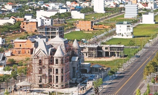 Lãnh đạo tỉnh Bình Thuận có nhiều sai phạm trong việc cho chuyển đổi sân golf Phan Thiết thành khu đô thị Ảnh: CÔNG HOAN