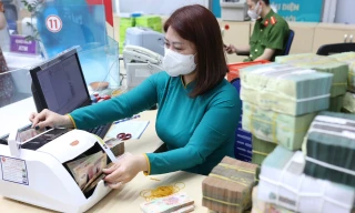 Ngân hàng đang nỗ lực để tăng trưởng tín dụng Ảnh: Như Ý