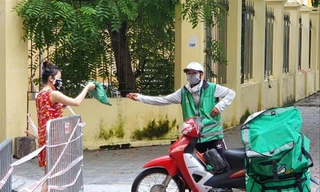 Nhiều tài xế công nghệ phấn khởi trước thông tin được ưu tiên tiêm vắc xin để phục vụ giao hàng 