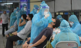 11 tỉnh, thành phố sẽ hỗ trợ Hà Nội xét nghiệm diện rộng toàn thành phố Ảnh: Hoàng Mạnh Thắng 