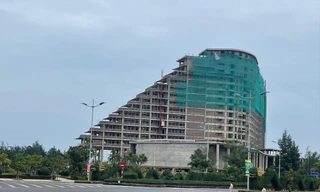 Khách sạn 5 sao Pullman Quảng Bình, chủ đầu tư là Cty Cổ phần Du lịch Hà Nội - Quảng Bình điển hình về chậm tiến độ 