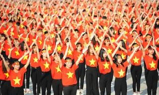 Bạn trẻ tham gia hành trình Tôi yêu Tổ quốc tôi tại tỉnh Điện Biên ẢNH: DƯƠNG TRIỀU 