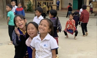 Một tuổi thơ hạnh phúc là niềm mong mỏi của mọi đứa trẻ khi được sinh ra Ảnh: NGHIÊM HUÊ 