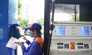 Giá xăng, dầu “quay lưng” với xu thế phục hồi kinh tế Ảnh: Hoàng Mạnh Thắng