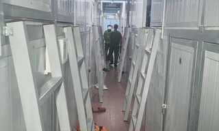 Các hộp ngủ được thiết kế bằng nhôm, xếp chồng lên nhau tại căn nhà trên đường Nguyễn Thiện Thuật, quận Bình Thạnh, TPHCM