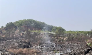 Nhà máy phân loại rác thủ công vì chưa xây dựng lò đốt 