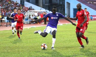 Ibou Kebe trong ngày ra mắt CLB Hà NộiẢnh: Contras Hà Nội 