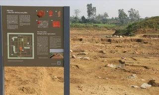 Hiện trường các hố khai quật và hiện vật tại Thành Nhà Hồ