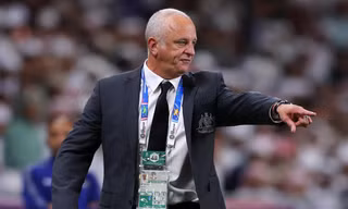 HLV Graham Arnold của tuyển Australia