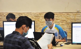 Sinh viên nhập học tại Trường ĐH Mở Hà Nội năm 2020 Ảnh: Diệp An