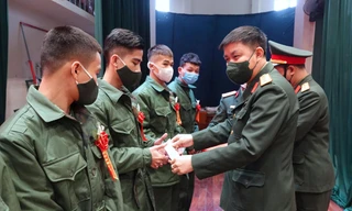 Người trẻ náo nức tòng quân