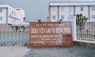 Vì sao bệnh viện Lao và bệnh phổi Cà Mau nợ lương?