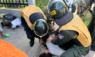 Con trai đánh mẹ, đâm tổ phó bảo vệ an ninh trật tự cơ sở bị thương