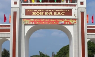 Cà Mau: Nhiều vi phạm liên quan dịch vụ trông giữ xe tại khu di tích Hòn Đá Bạc